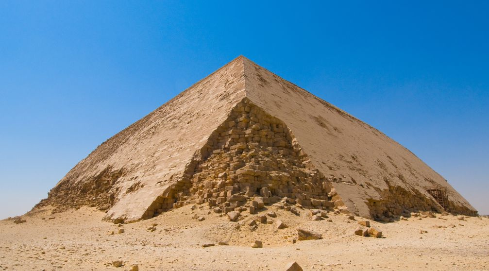 Day Tour to Memphis Sakkara and Dahshur Pyramids From Alexandria Port