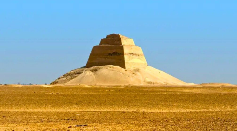 Full day Tour to the Pyramids Maidum Hawara and El Lahun