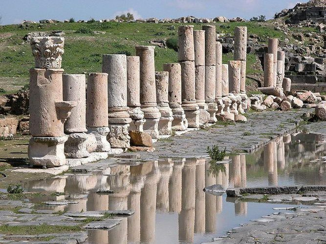 Private Day Trip to Jerash and Umm Qais from Amman