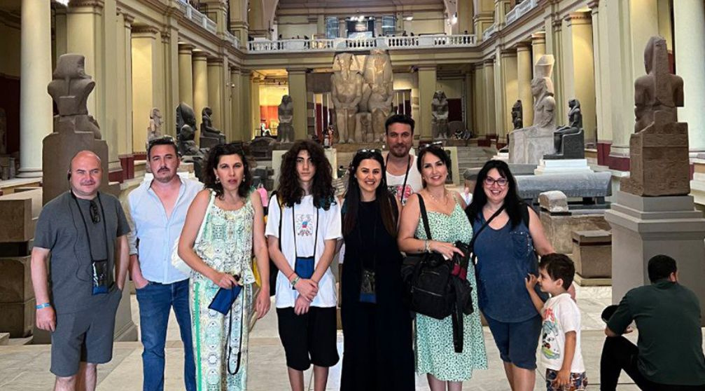 Tour to Giza Pyramids and the Egyptian Museum