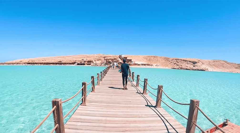 Transfer from Marsa Alam Airport to Flamenco Beach El Quseir