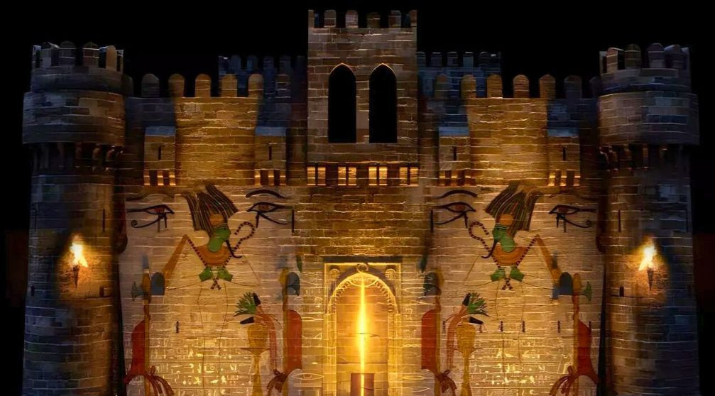 Ton  und Lichtshow in der Zitadelle Qaitbay vom Hafen von Alexandria