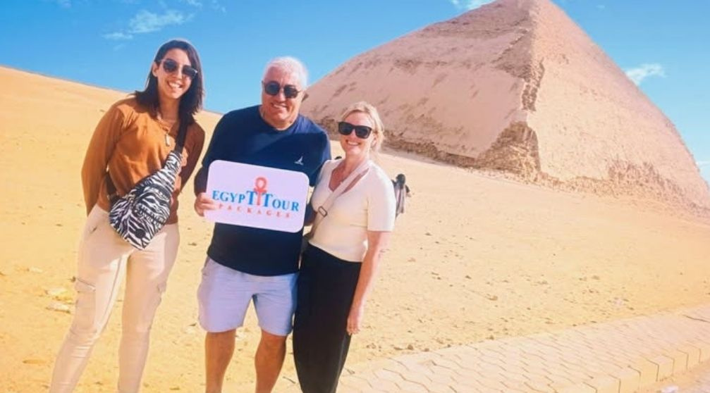 Tour zu den Pyramiden von Gizeh, der Sphinx, Sakkara und dem Großen Ägyptischen Museum Tour zu den Pyramiden von Gizeh, der Sphinx, Sakkara und dem Großen Ägyptischen Museum