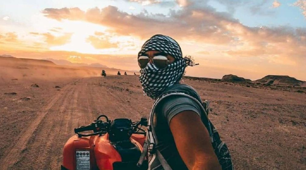 Wüstensafari bei Sonnenuntergang mit dem ATV Quad ab El Quseir