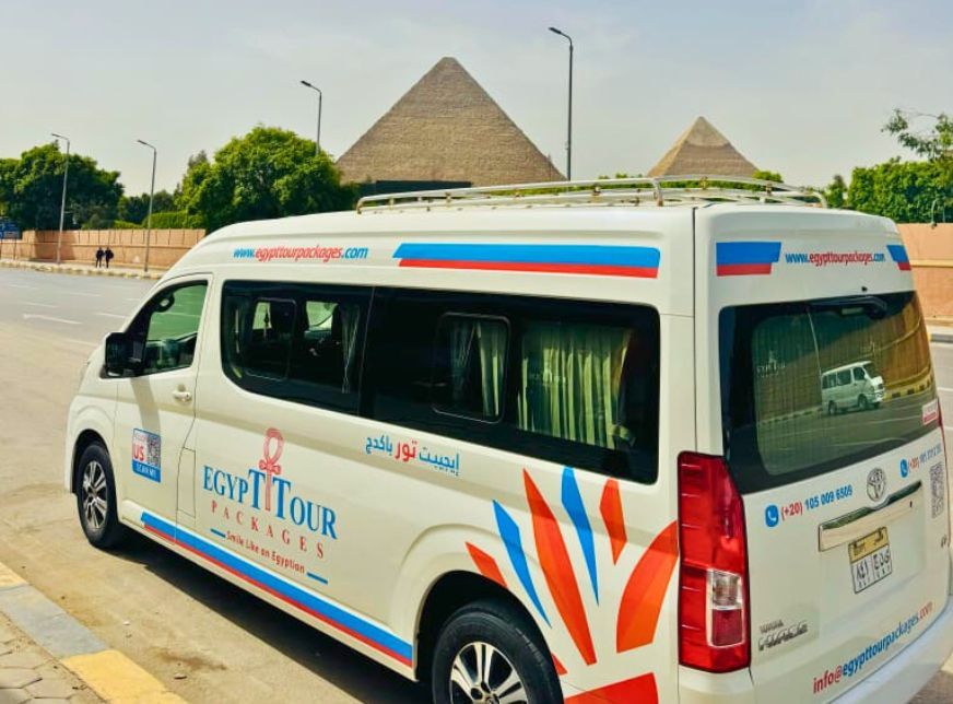 Ausflug zu den Pyramiden und der Stufenpyramide von Gizeh vom Hafen von Alexandria