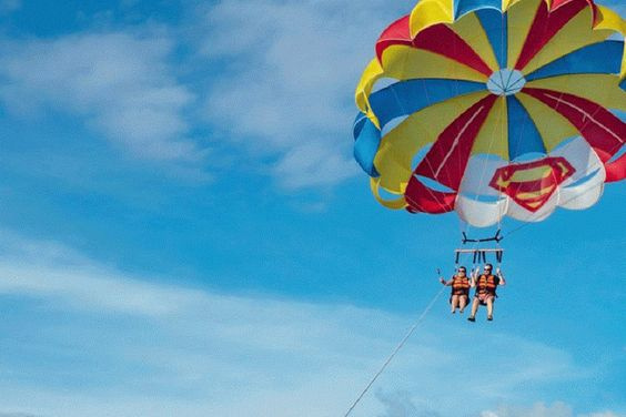 Excursiones de parasailing en Hurghada