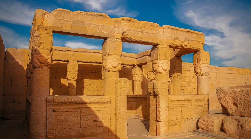 Excursión privada de un día a los templos de Dendera y Abydos desde Luxor Excursión privada de un día a los templos de Dendera y Abydos desde Luxor