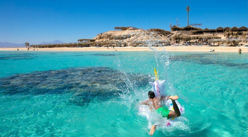 Plongée avec tuba sur lîle de Mahmya à Hurghada
