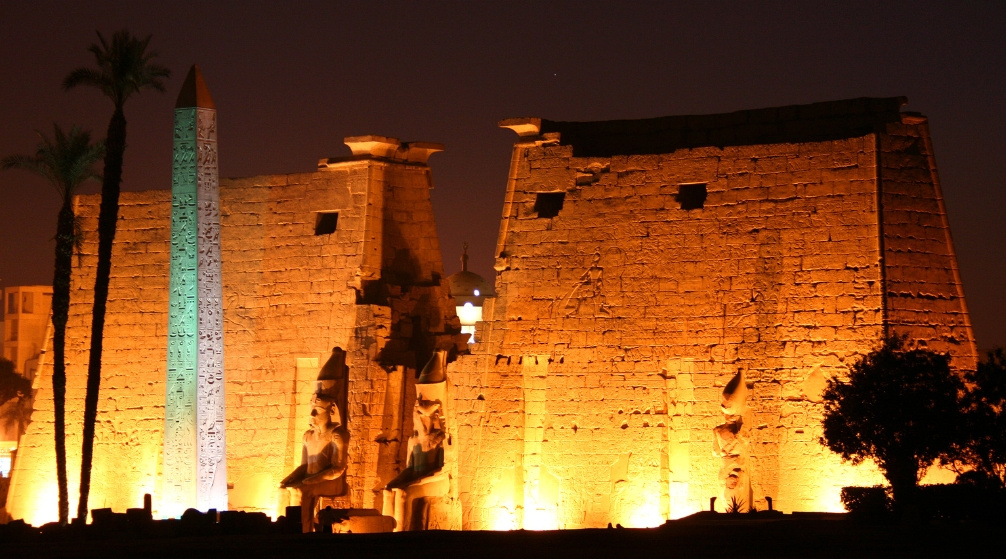 Spettacolo di luci e suoni di Karnak da Luxor